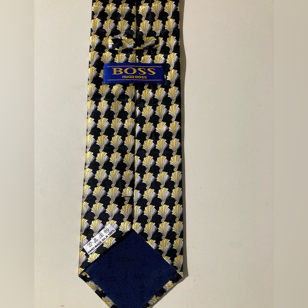 Hugo Boss Mens Black Geometric 100% Silk Necktie Handmade